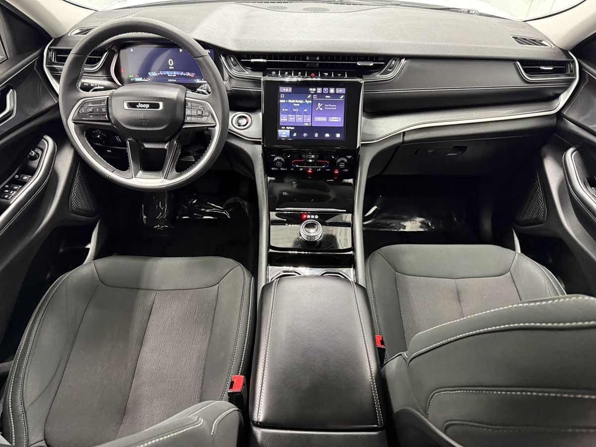 Photo 11 of this Jeep Grand Cherokee L