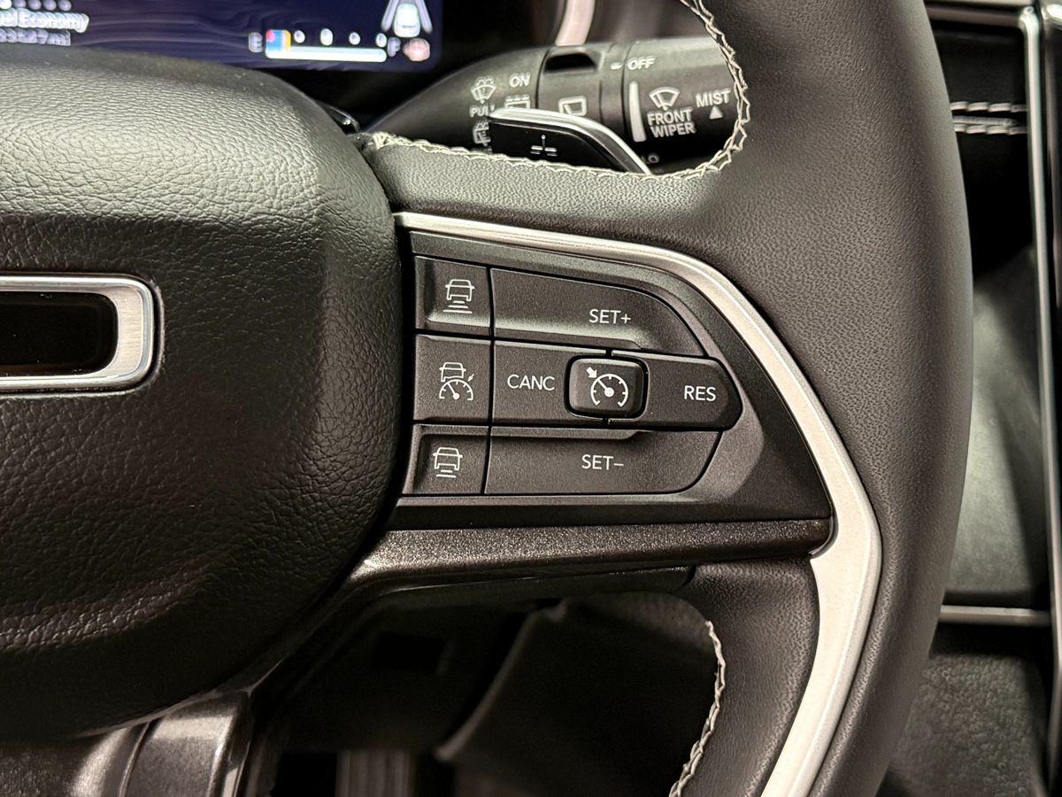 Photo 18 of this Jeep Grand Cherokee L