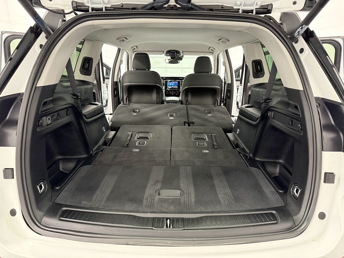 Photo 29 of this Jeep Grand Cherokee L