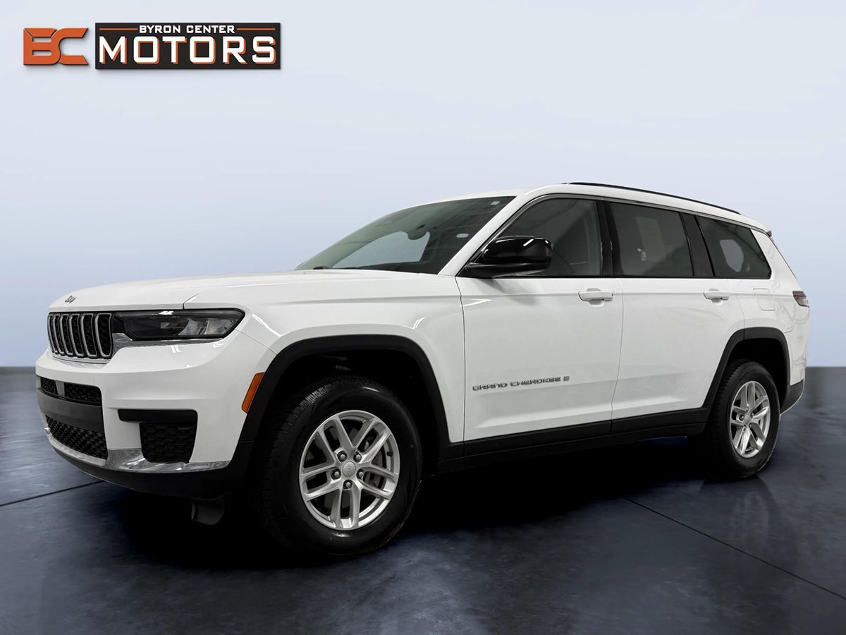 Photo 2 of this Jeep Grand Cherokee L