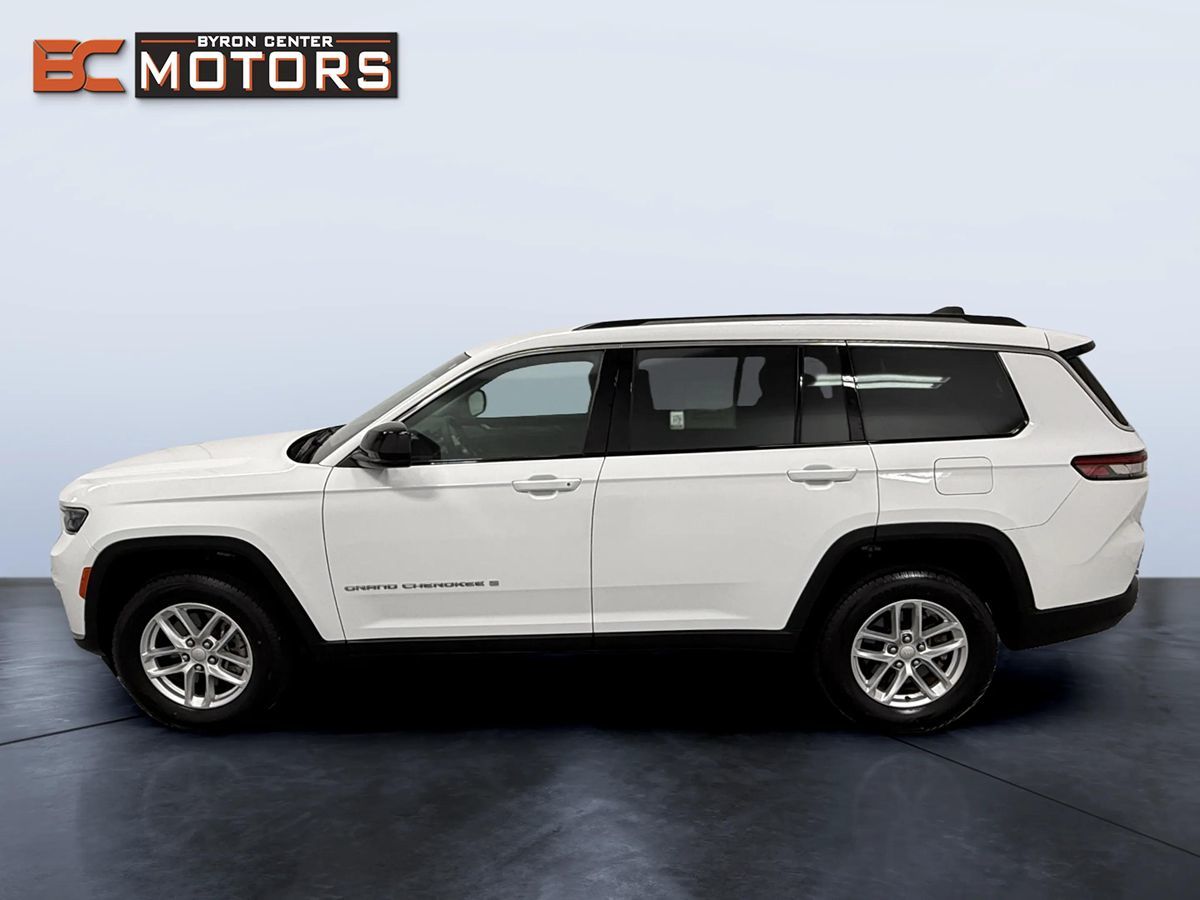 Photo 3 of this Jeep Grand Cherokee L