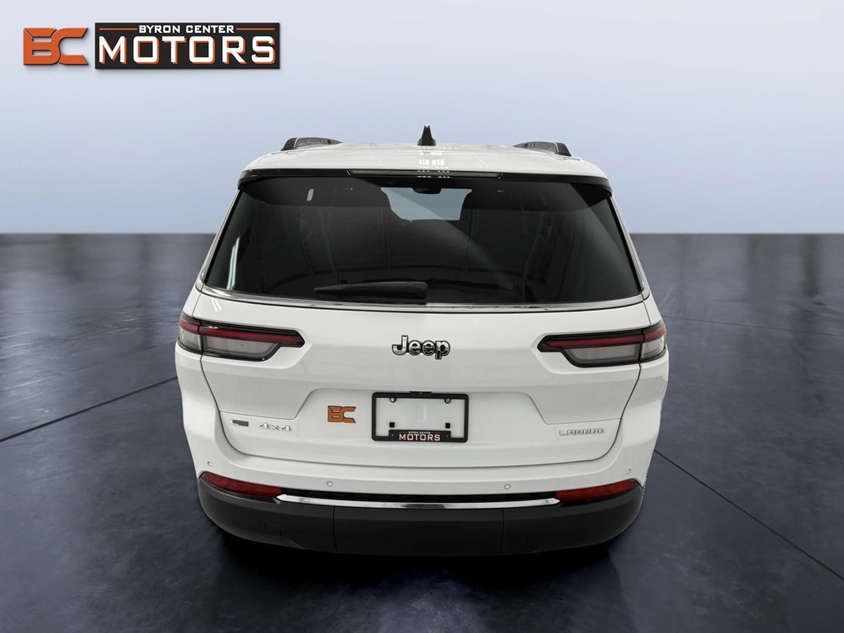 Photo 5 of this Jeep Grand Cherokee L