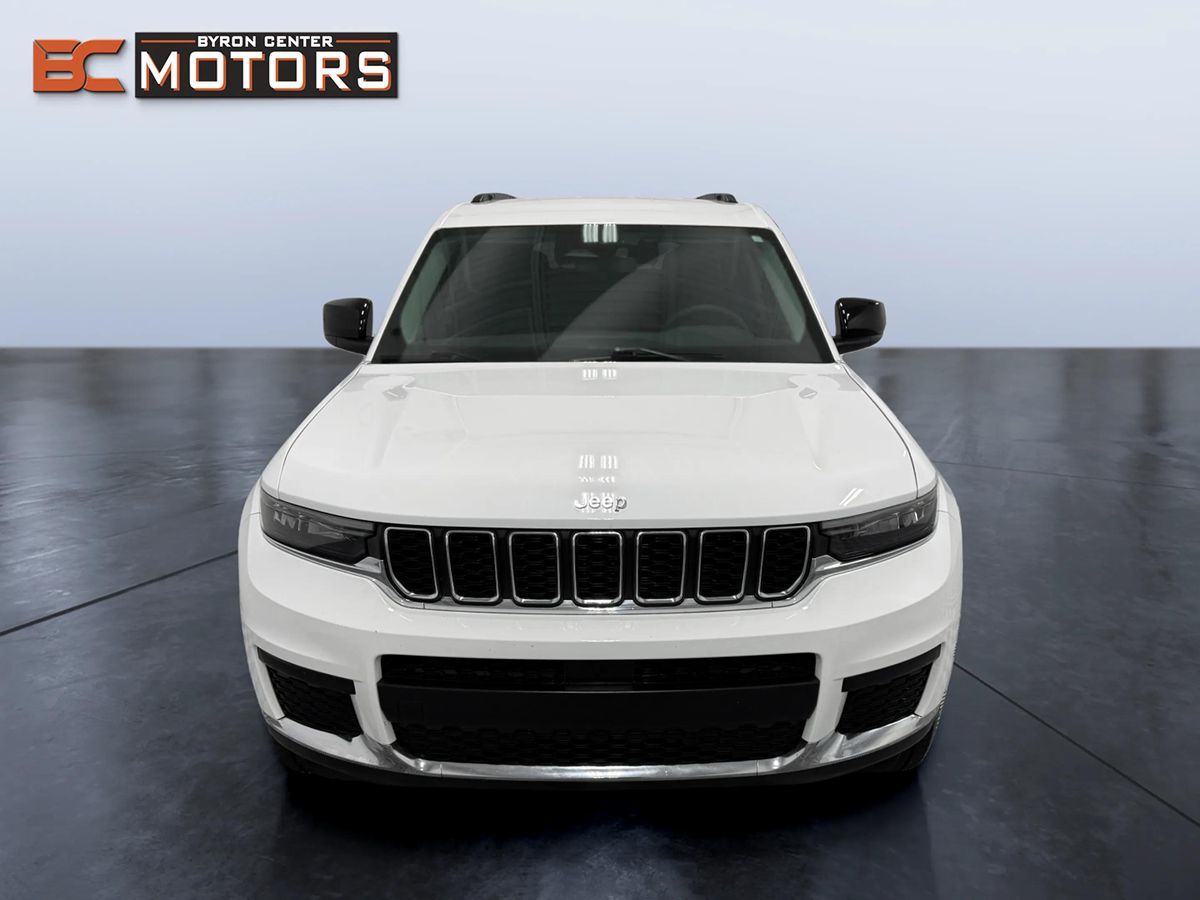 Photo 8 of this Jeep Grand Cherokee L