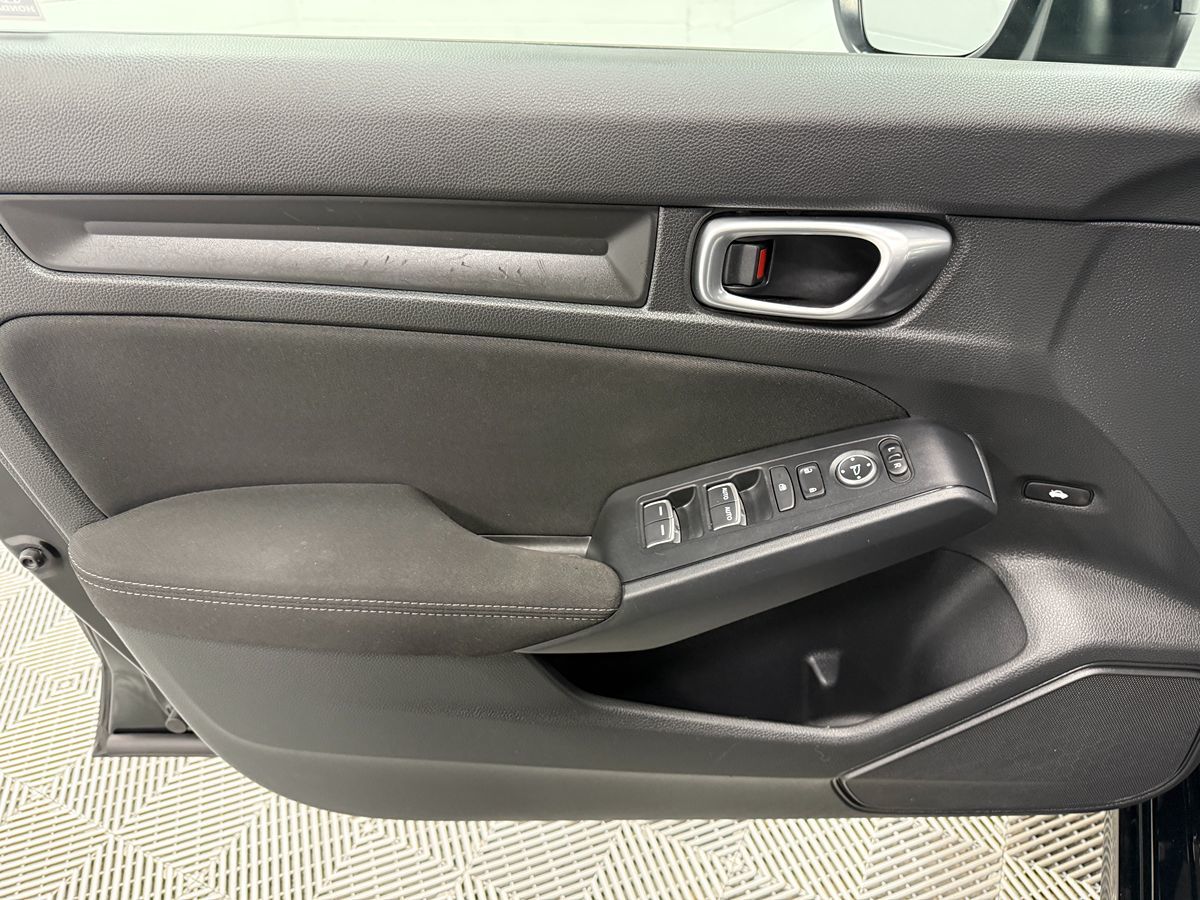 Photo 9 of this Honda Civic Sedan