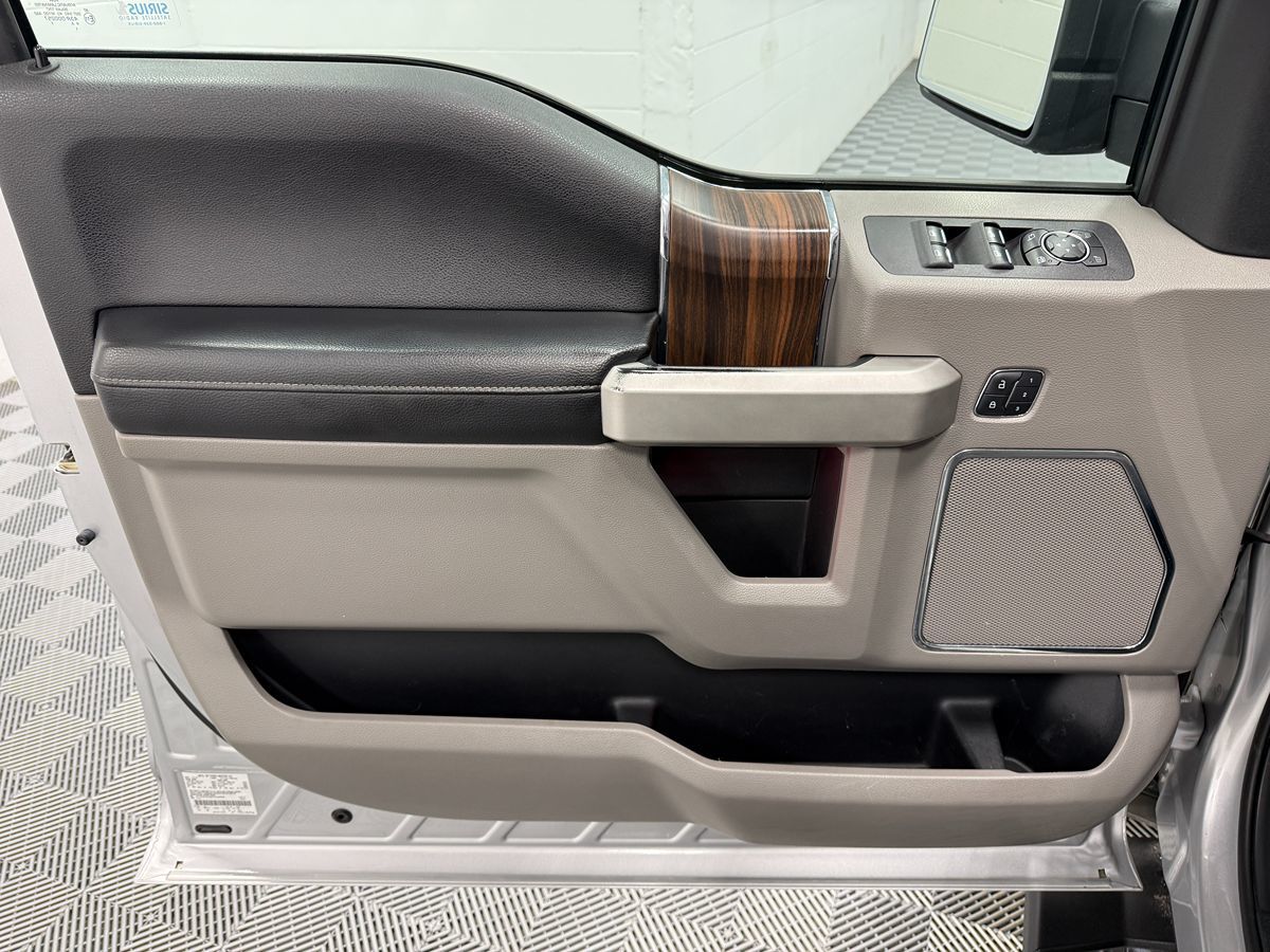 Ford F-150 photo 9