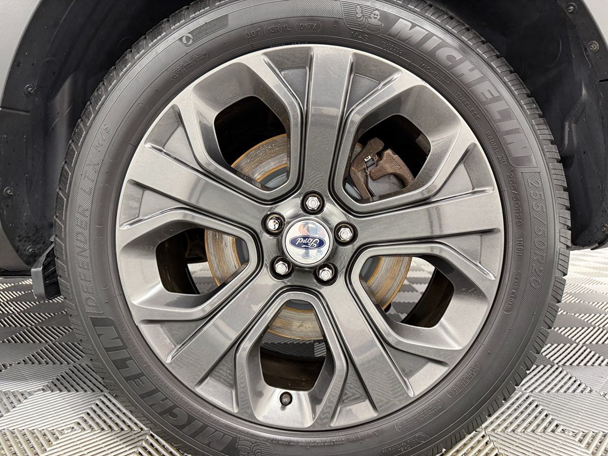 Ford Explorer photo 38