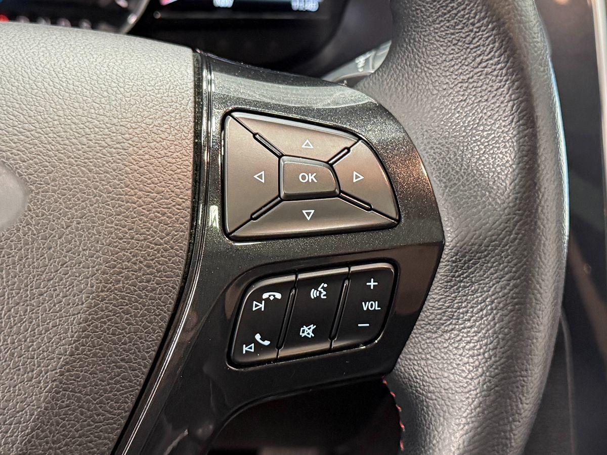 Ford Explorer photo 18