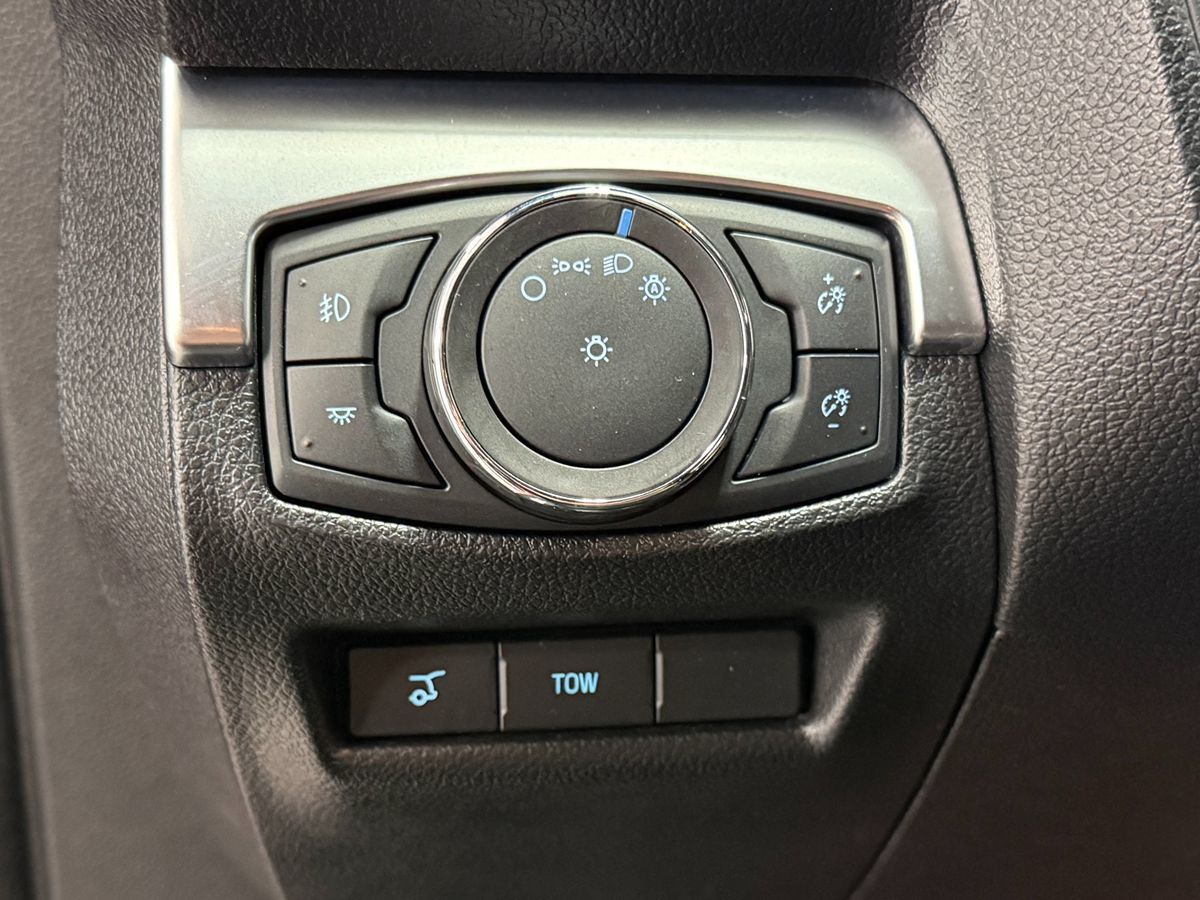 Ford Explorer photo 22
