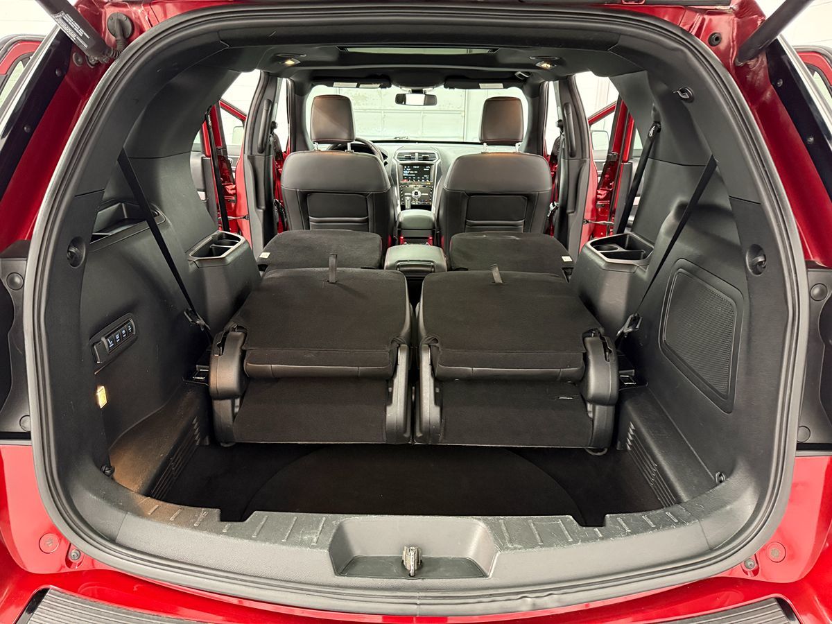 Ford Explorer photo 34