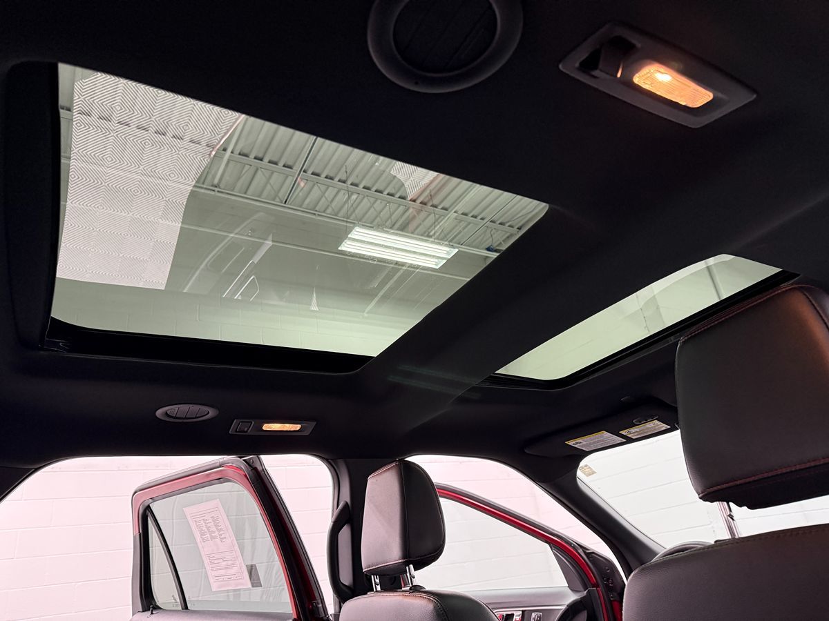 Ford Explorer photo 31