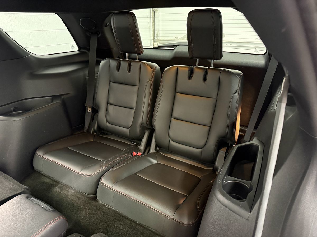 Ford Explorer photo 13