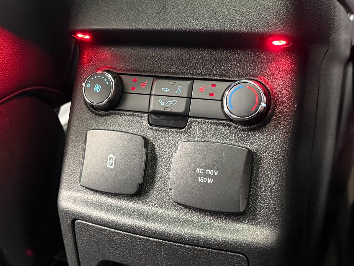 Ford Explorer photo 32