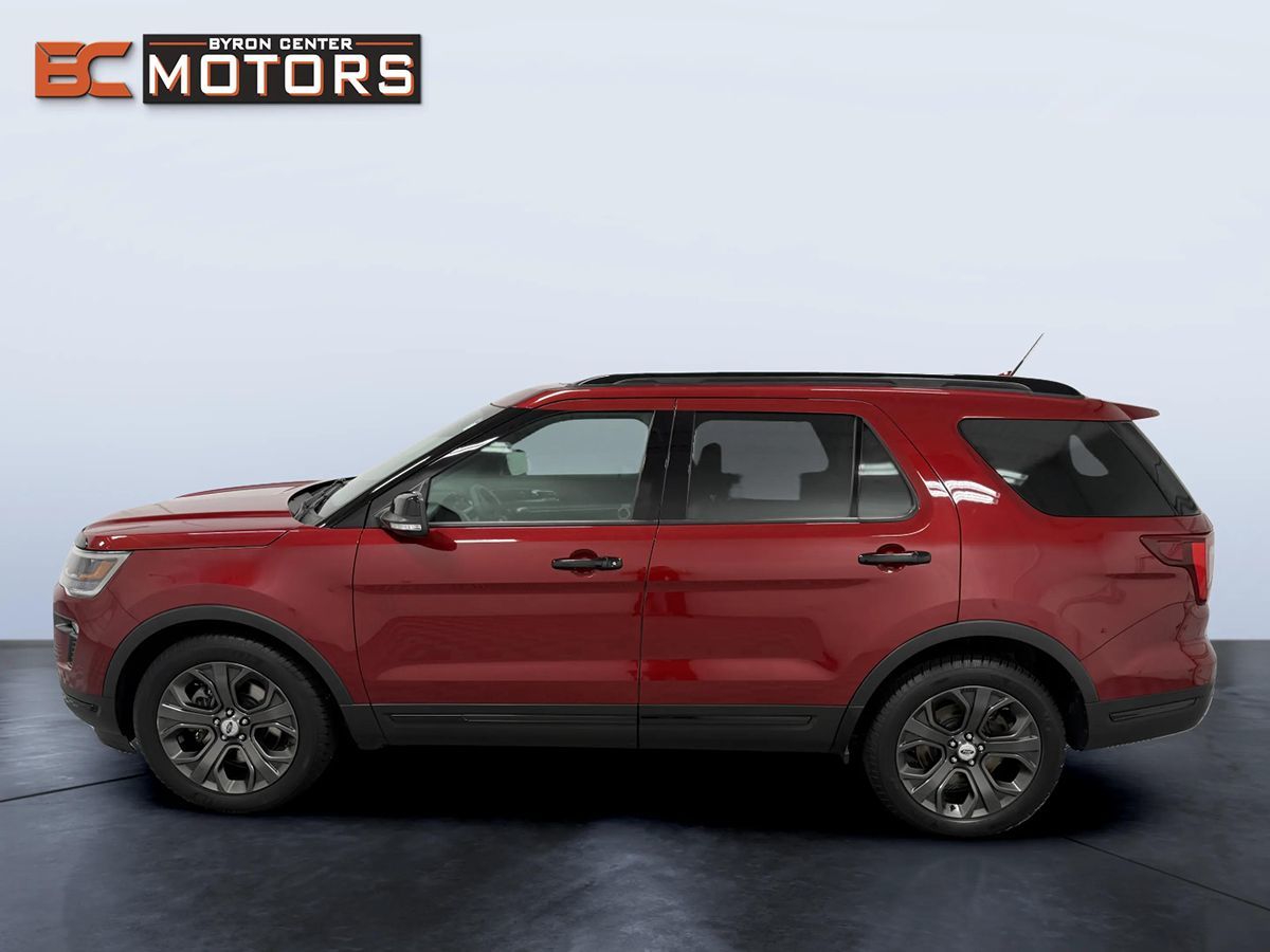 Ford Explorer photo 3