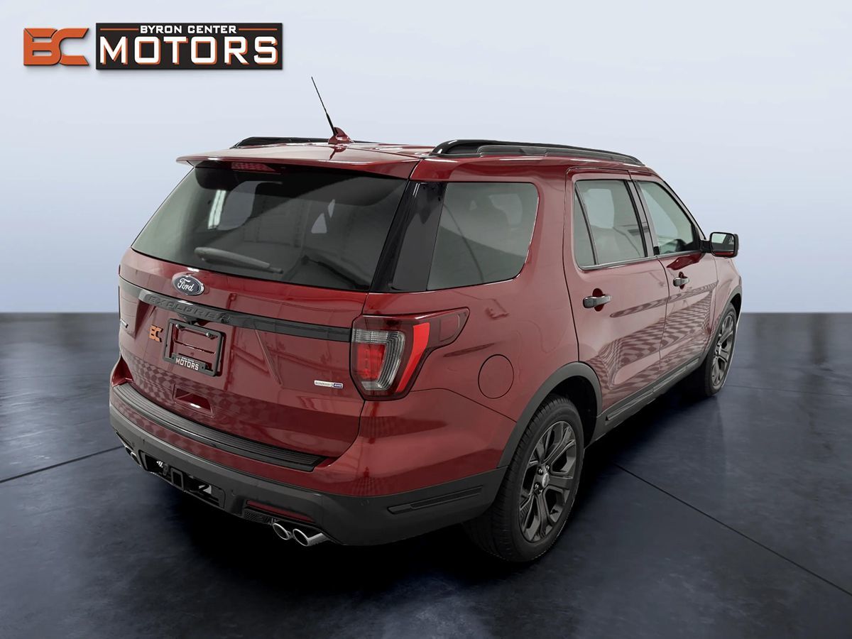 Ford Explorer photo 6
