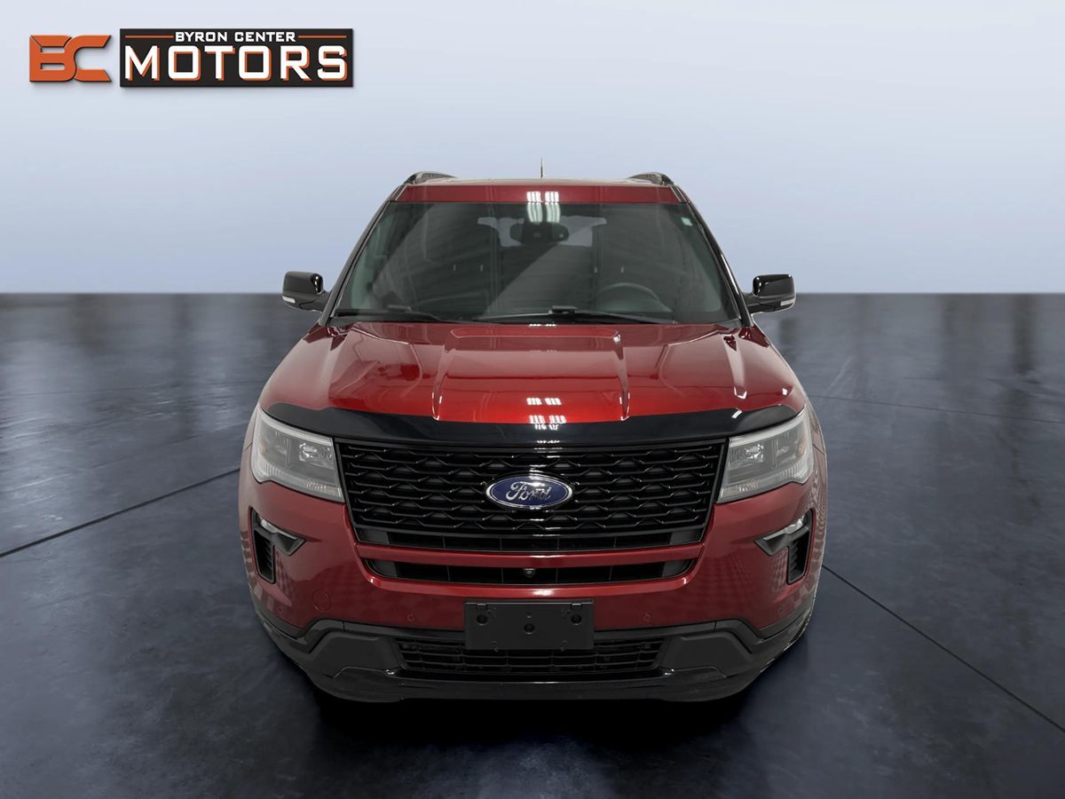 Ford Explorer photo 8