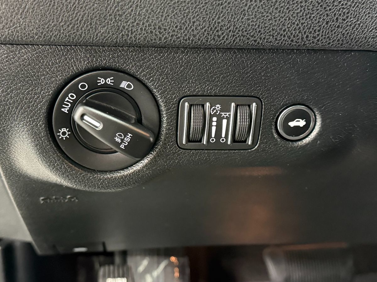Dodge Charger photo 19