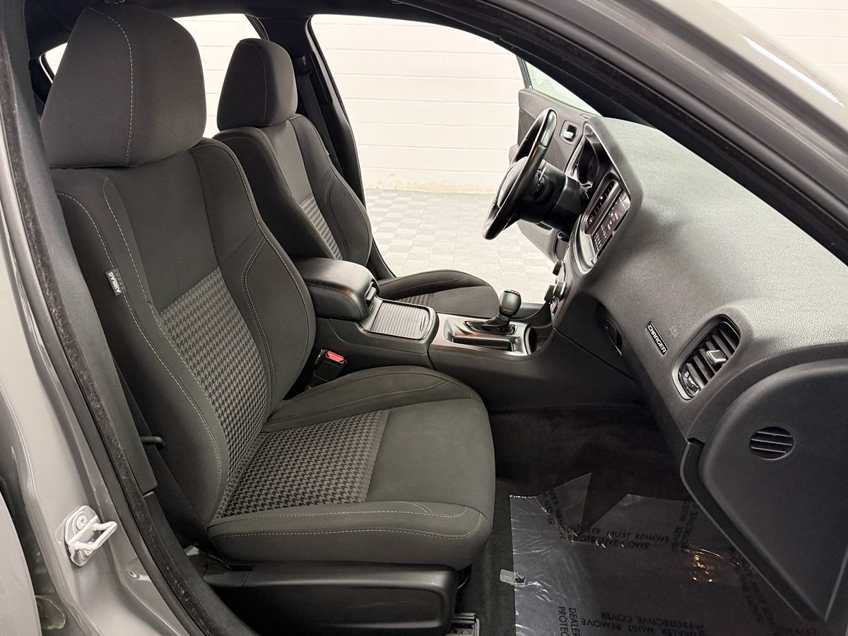 Dodge Charger photo 15