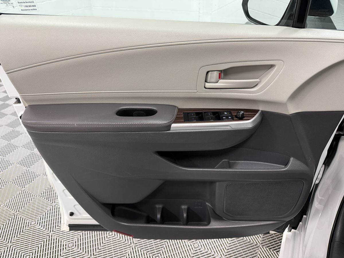 Toyota Sienna photo 10