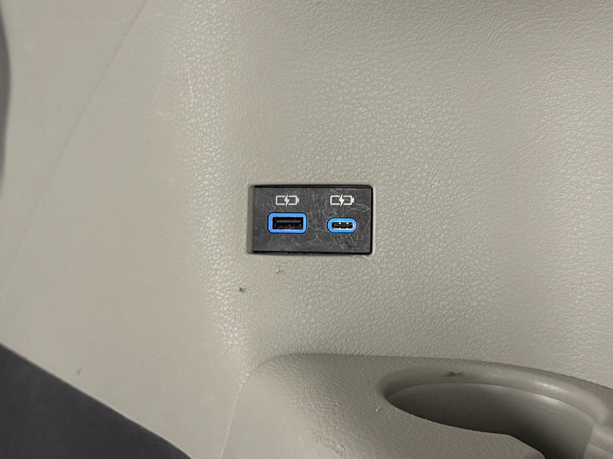 Toyota Sienna photo 27