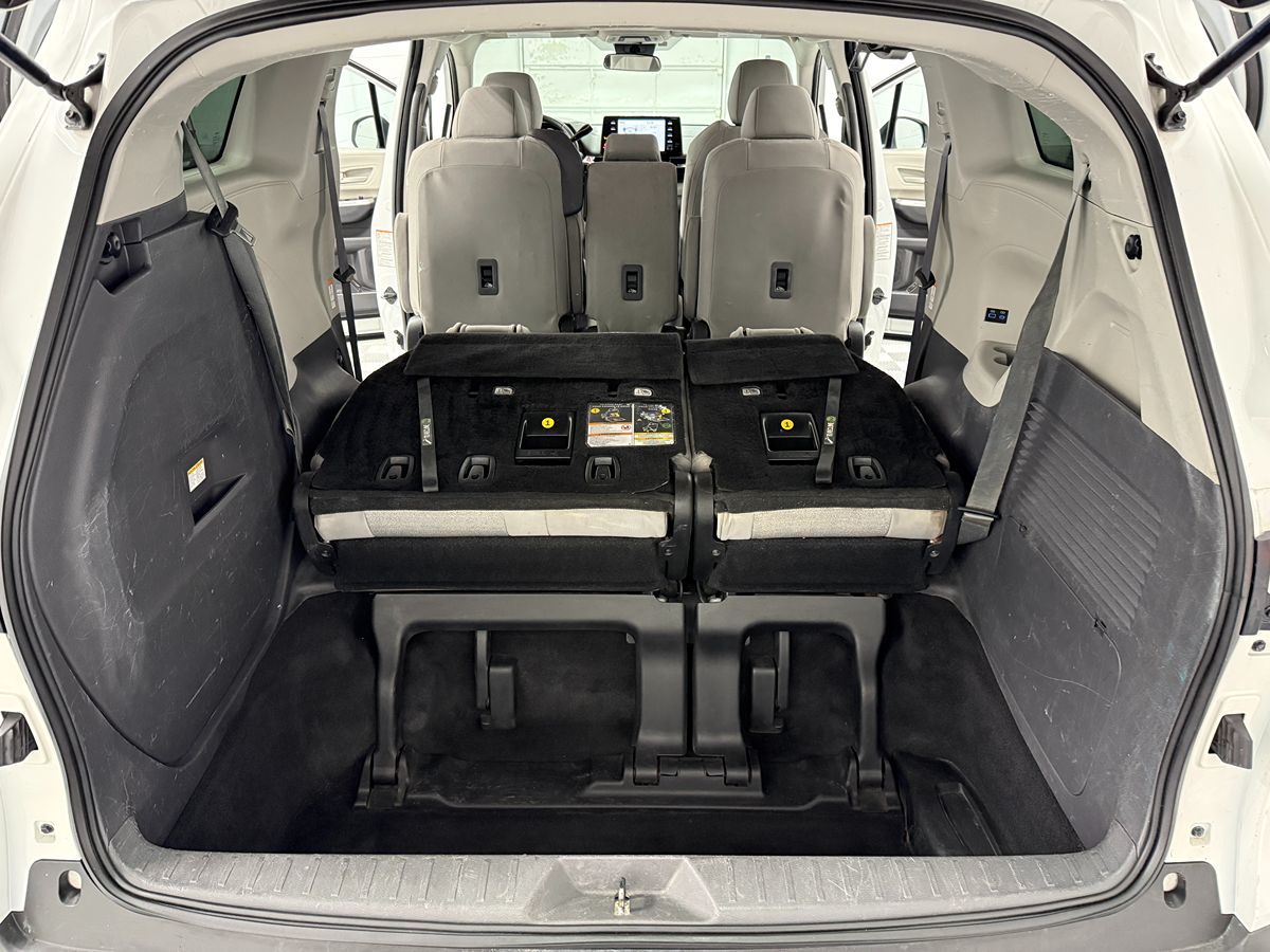 Toyota Sienna photo 28