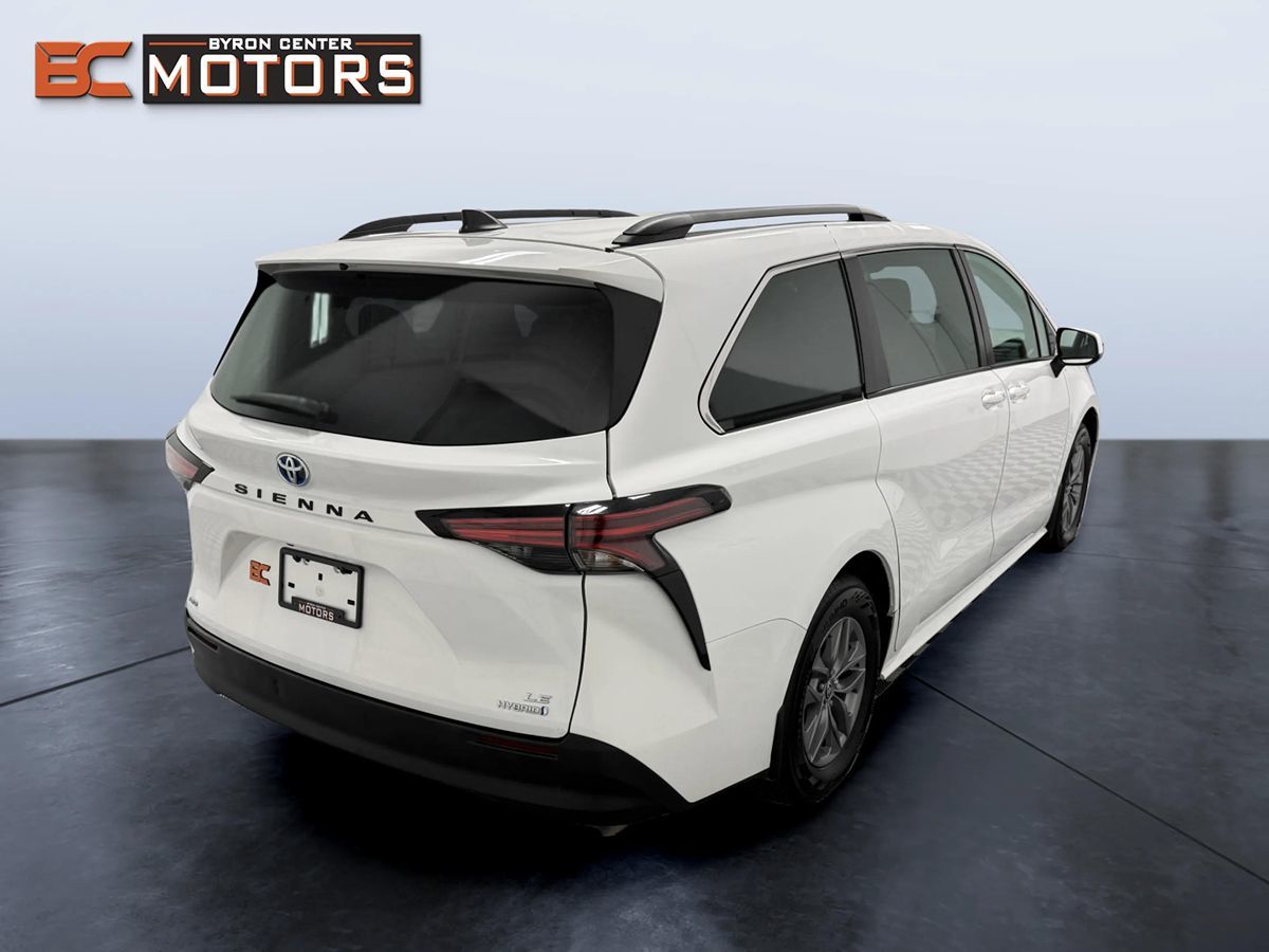 Toyota Sienna photo 6