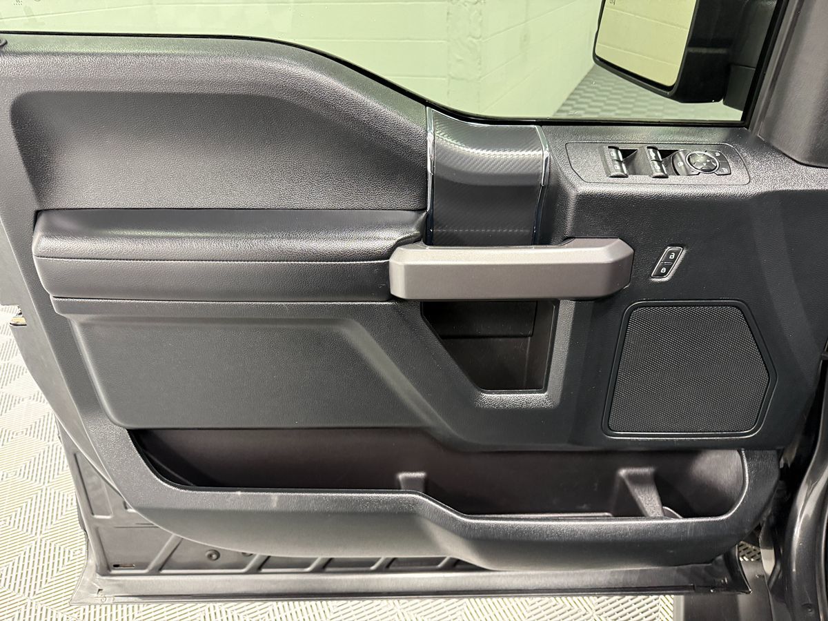 Ford F-150 photo 9