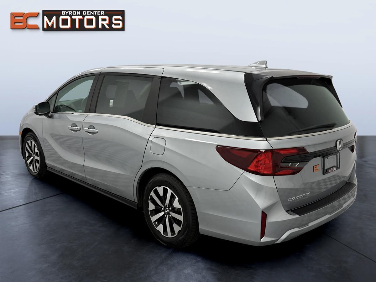 Honda Odyssey photo 4