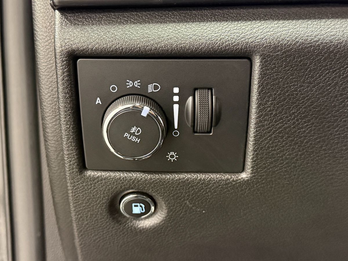 Jeep Grand Cherokee photo 18