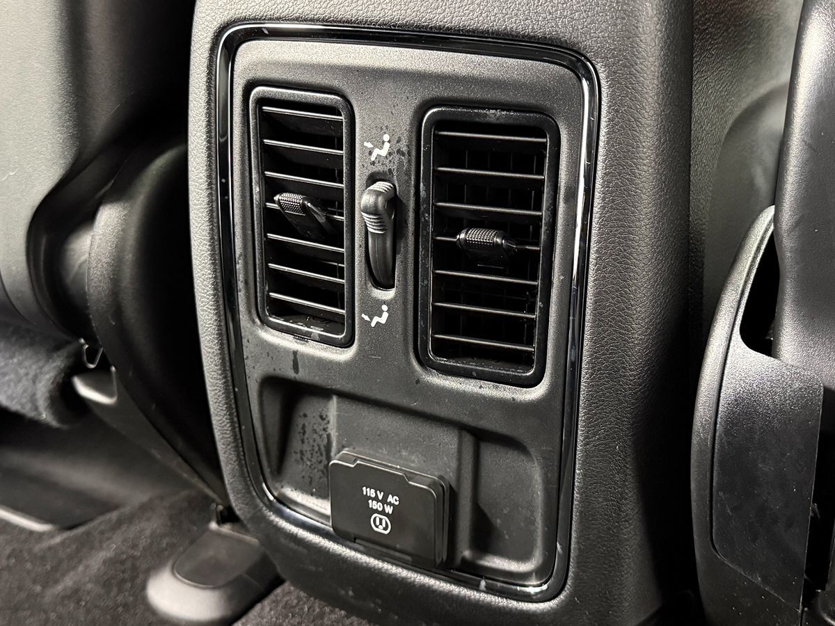 Jeep Grand Cherokee photo 27