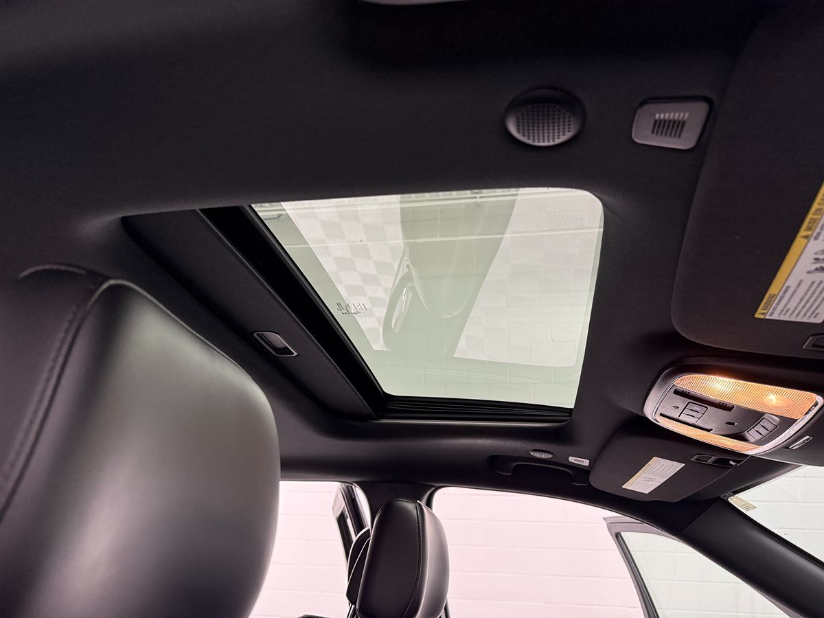 Jeep Grand Cherokee photo 26