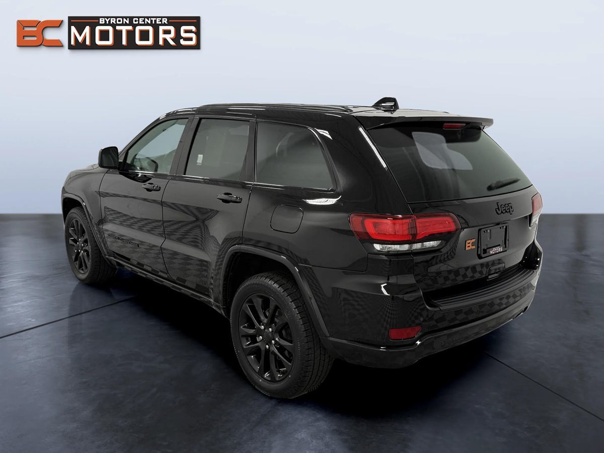 Jeep Grand Cherokee photo 4