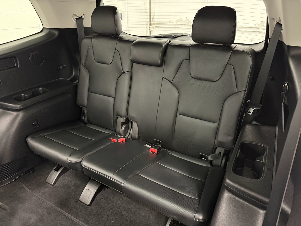 Photo 14 of this Kia Telluride