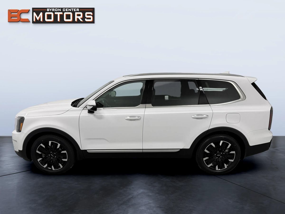 Photo 3 of this Kia Telluride