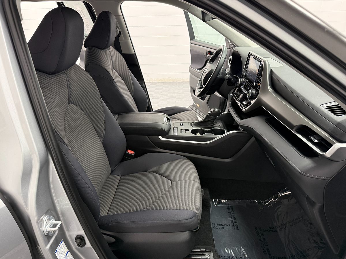 Toyota Highlander photo 16
