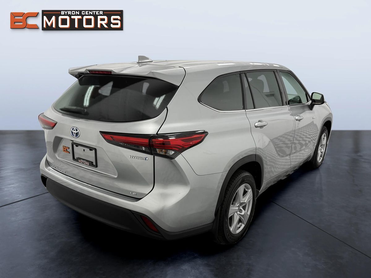 Toyota Highlander photo 6