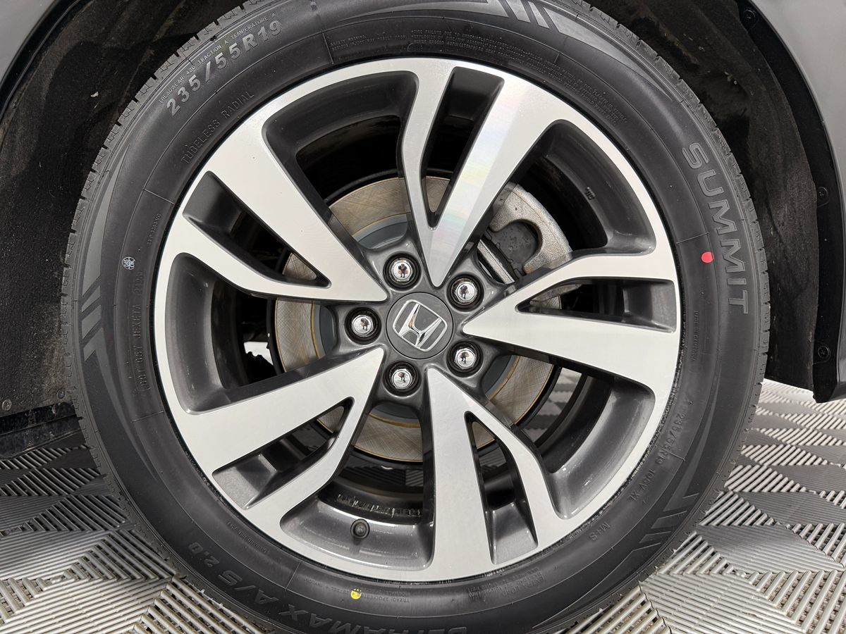 Photo 35 of this Honda Odyssey