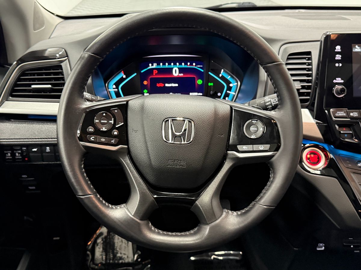 Photo 16 of this Honda Odyssey