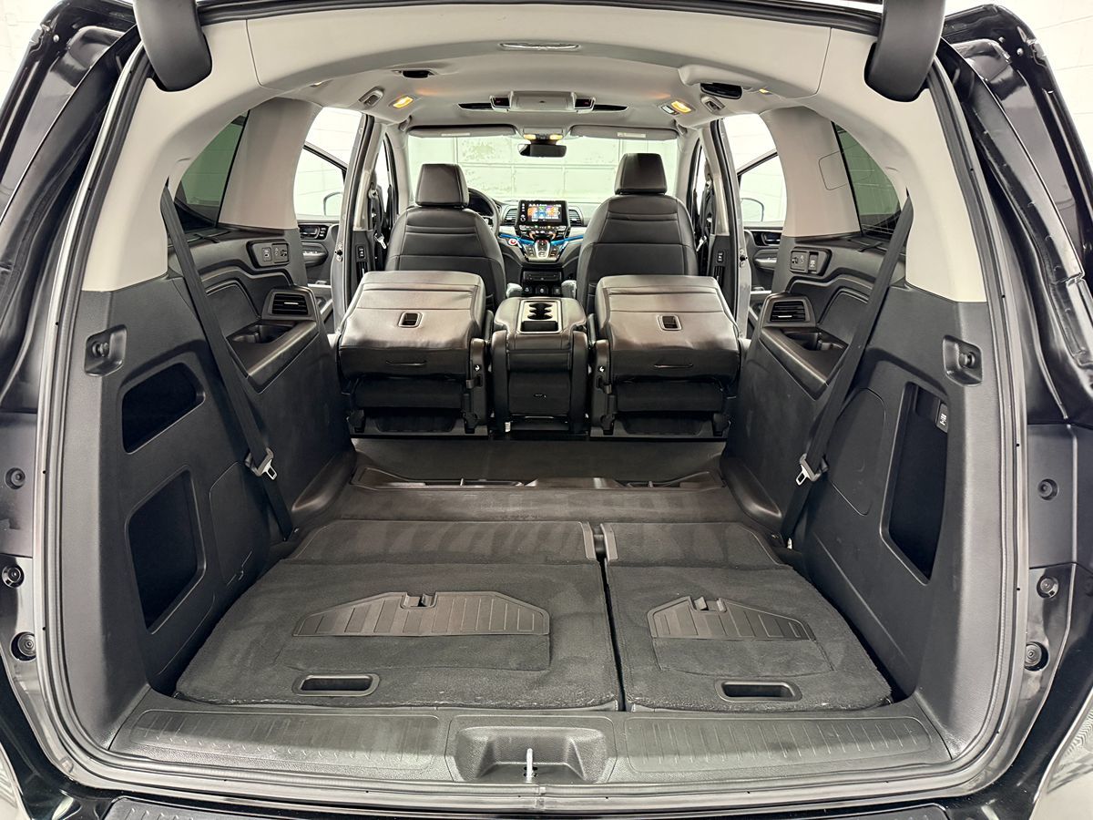 Photo 32 of this Honda Odyssey