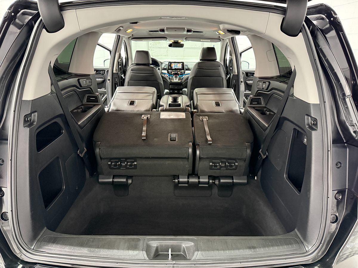 Photo 31 of this Honda Odyssey