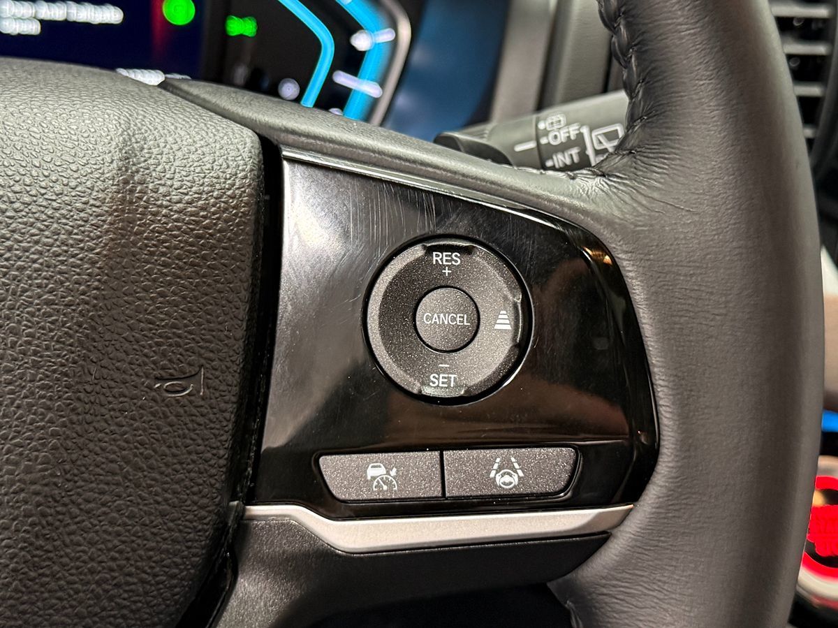 Photo 18 of this Honda Odyssey
