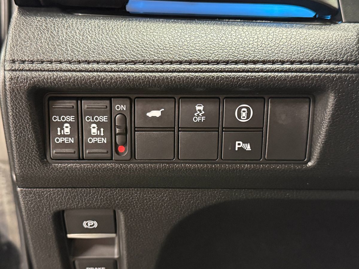 Photo 19 of this Honda Odyssey