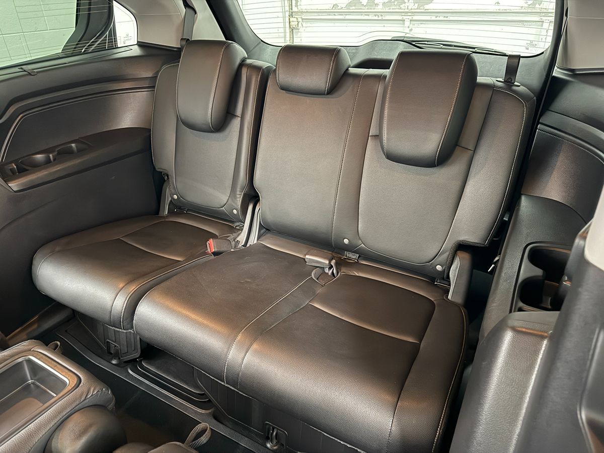 Photo 13 of this Honda Odyssey
