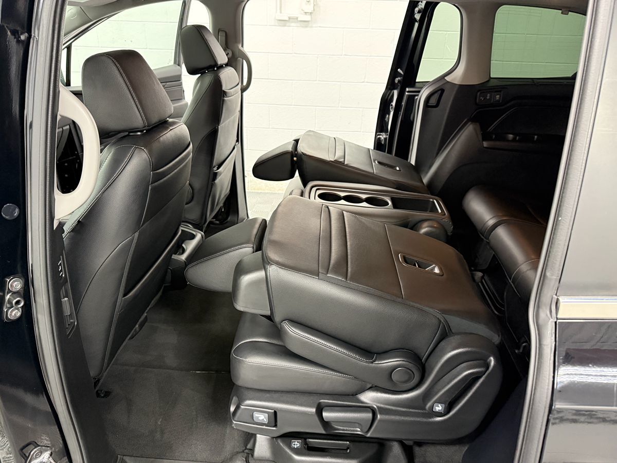 Photo 14 of this Honda Odyssey