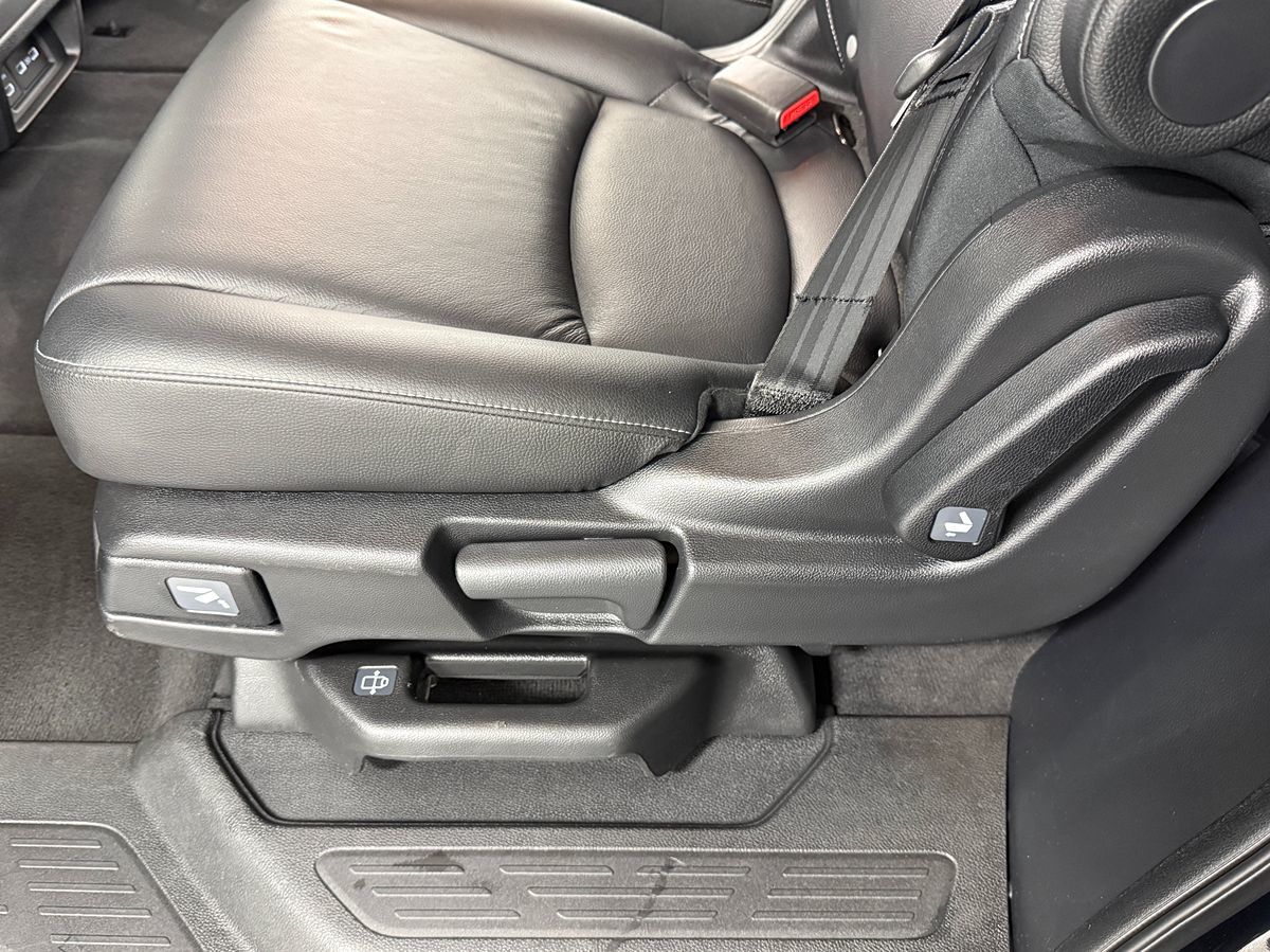 Photo 29 of this Honda Odyssey