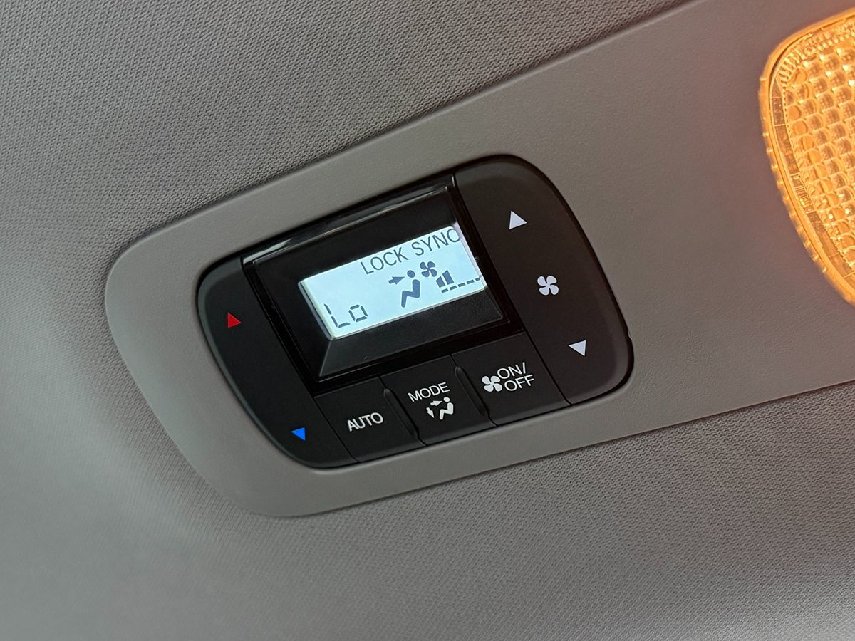 Photo 27 of this Honda Odyssey