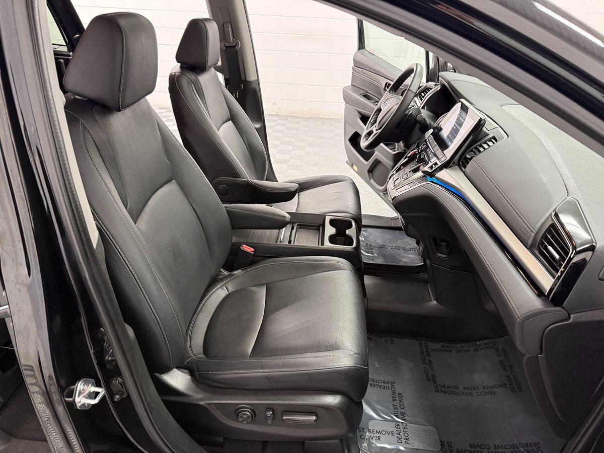 Photo 15 of this Honda Odyssey