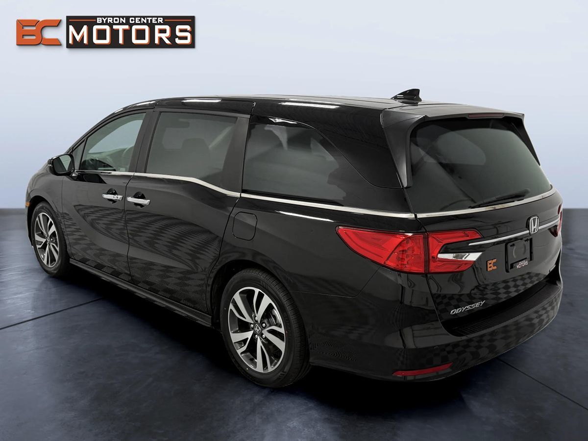 Photo 4 of this Honda Odyssey