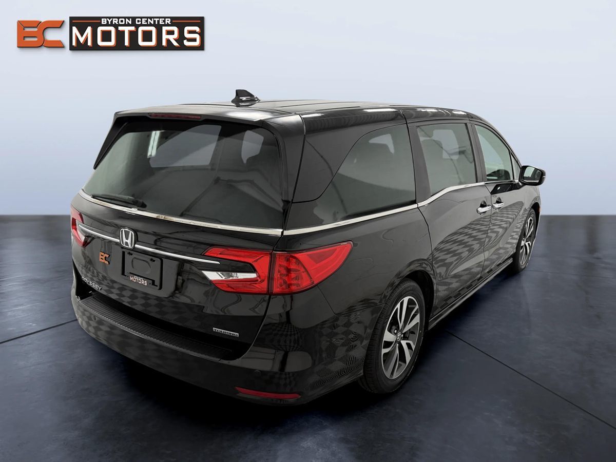 Photo 6 of this Honda Odyssey