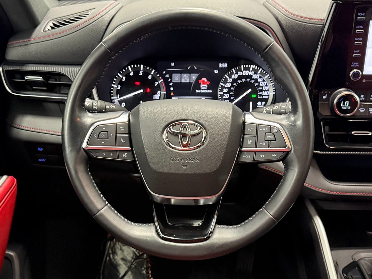 Photo 16 of this Toyota Highlander