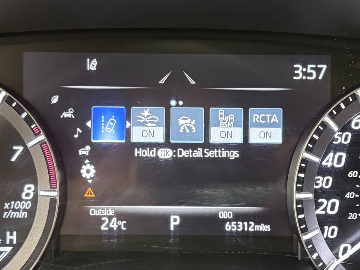 Photo 19 of this Toyota Highlander